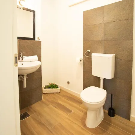Buky House Дом отдыха Сумартин