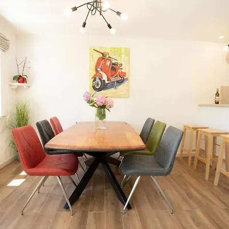 Buky House Сумартин