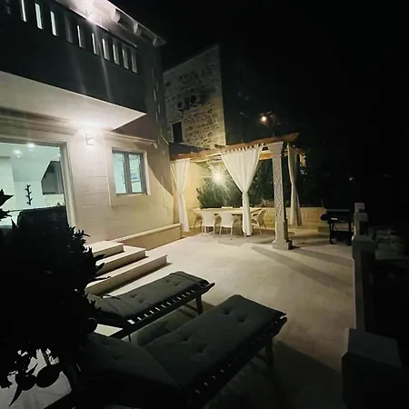 Buky House Дом отдыха Сумартин